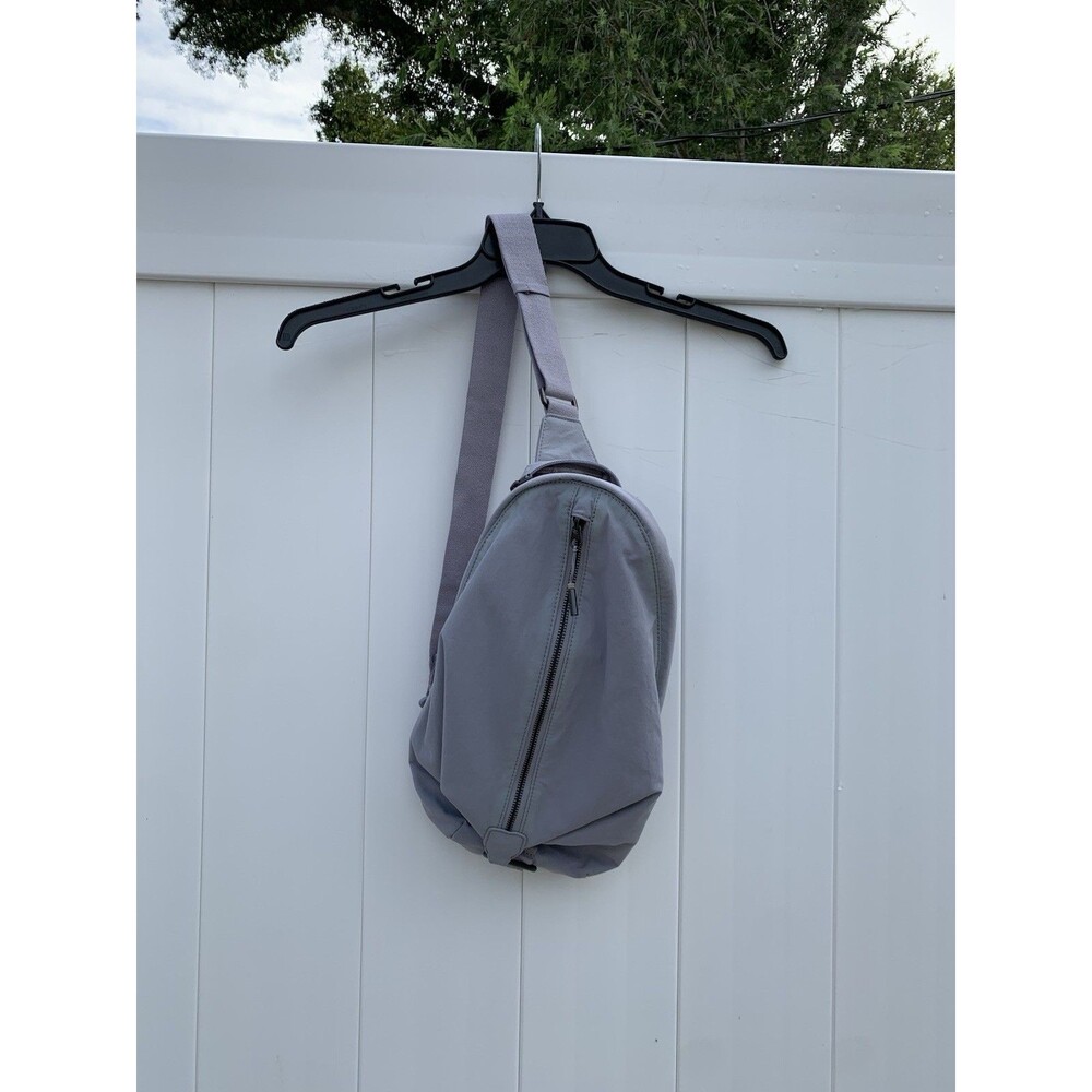 Athleta Kinetic Sling Crossbody Bag Travel Azure Gray Blue
